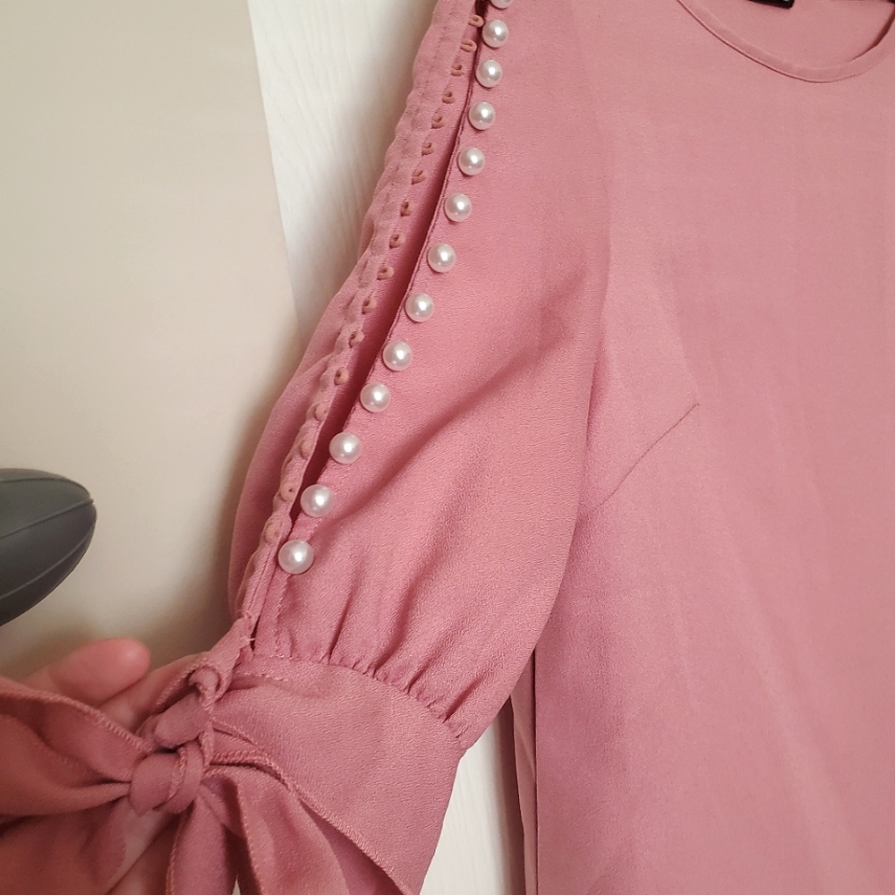 NWOT Pearl sleeve blouse